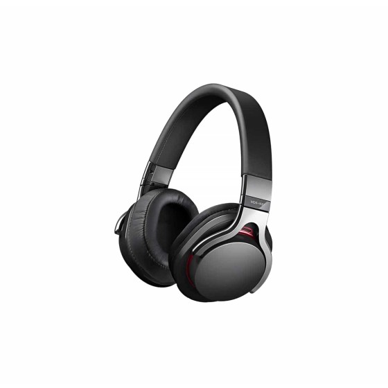 Male shoes 2022 summer breathable punching fashion casual shoes embossed wear resistant small white shoes male